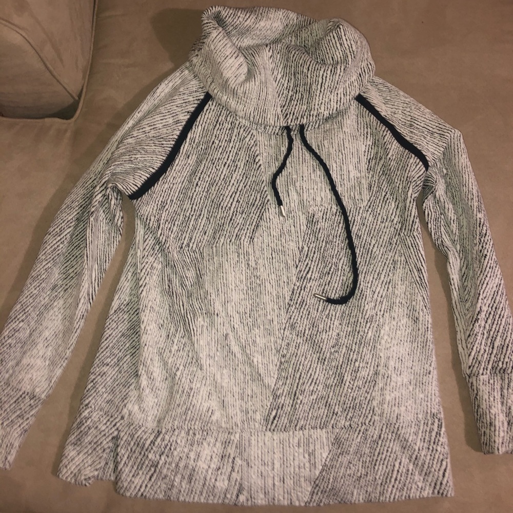 Black & White Cowll neck sweatshirt